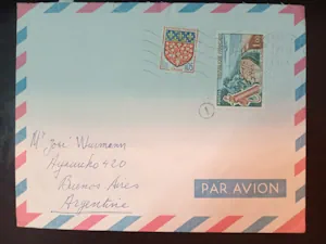 Sobre de Francia a Argentina con Sellos de Amiens y Escudo por Correo Aéreo